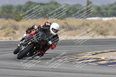 media/Oct-13-2025-Moto Forza (Mon) [[a66d839500]]/3-B Group/Session 3 (Turn 16)/